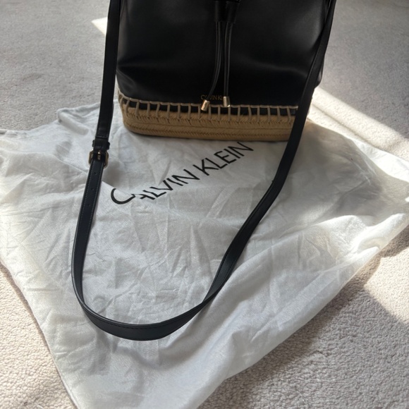 Calvin Klein bucket crossbody - Picture 6 of 8